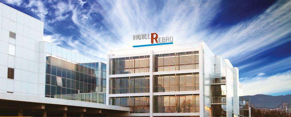 Hotel Rebro Загреб Экстерьер фото